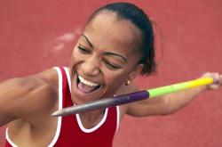 开云体育下载-勒克莱尔一骑绝尘，红牛0.2秒险胜索伯上演战术对决