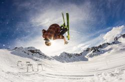 开云体育入口-终局之战的魅力，为何美网以毫厘之险，压过澳网的温和序章？兼论兹维列夫的破晓时刻