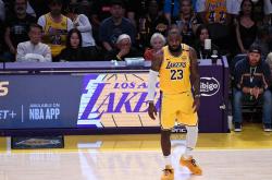 开云体育平台APP-快船队力克湖人，取得胜利连胜