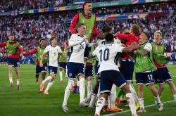 开云体育在线-英格兰队战胜捷克，小组出线