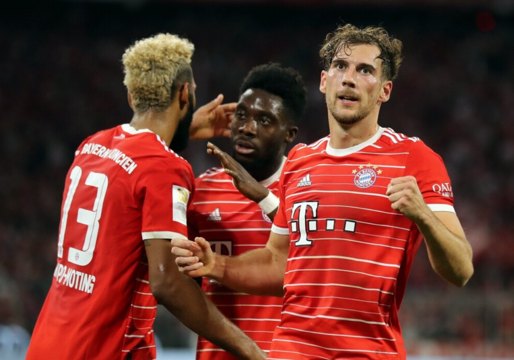 阿姆斯特朗破门得分，激情横扫对手