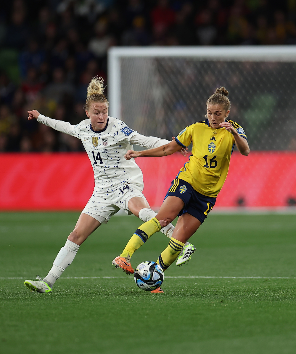 美国女足队长力挽狂澜帮助球队取胜