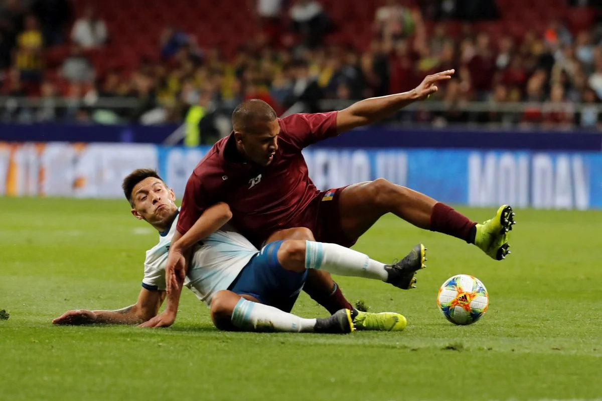 西班牙逆转中国，马丁内利带队取胜