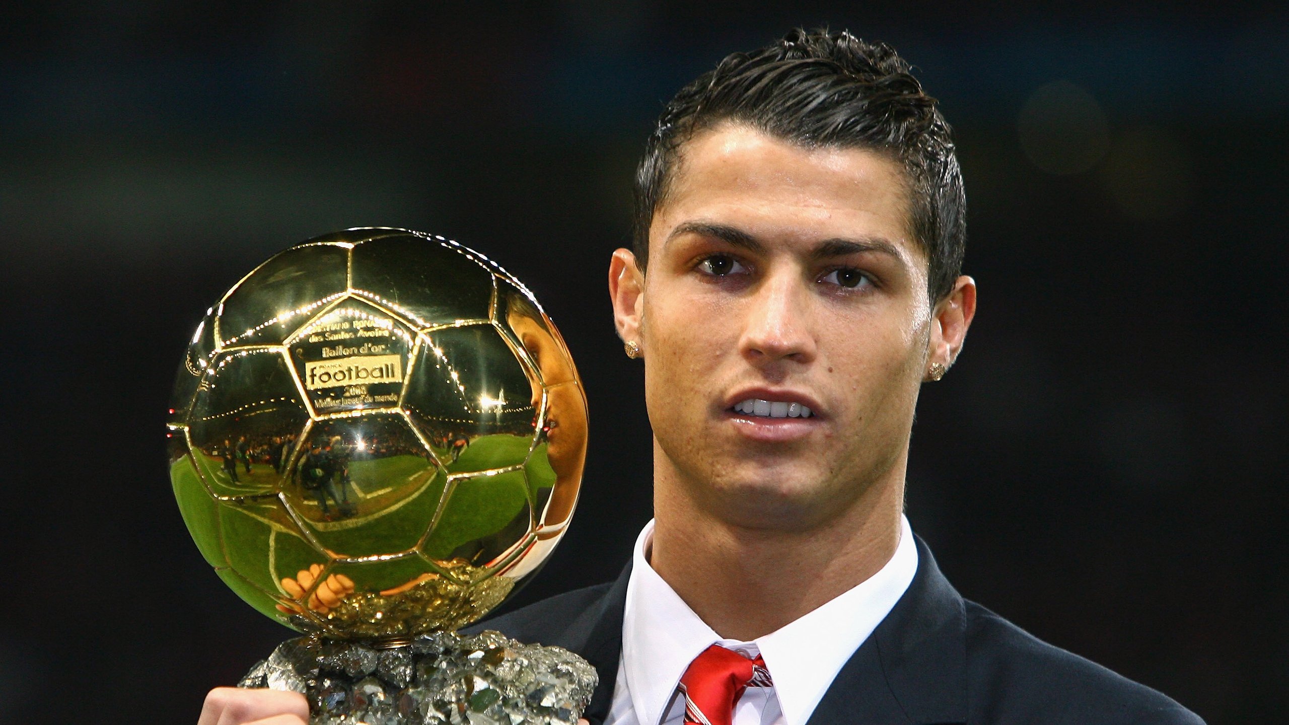 翅膀下的风暴，当老鹰用慢板驯服火箭的烈焰